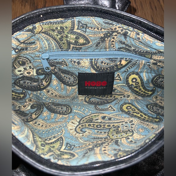 HOBO International Soft Leather Magnetic clasp Bag - Picture 4 of 6